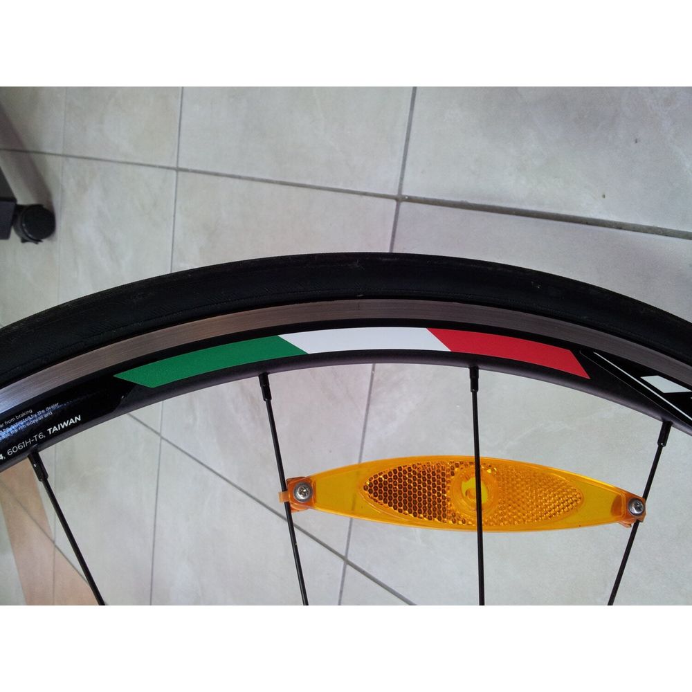 8 x Flag Stripes Italy Italian Tricolore Rim Bicycle For 700C Wheels Bike Cycling